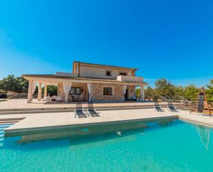 Vista exterior de Casa o xalet en venda en Alcúdia amb Aire condicionat, Terrassa i Piscina