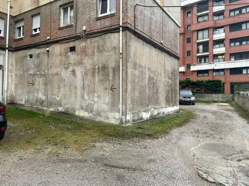 Parking de Local en venta en Santander
