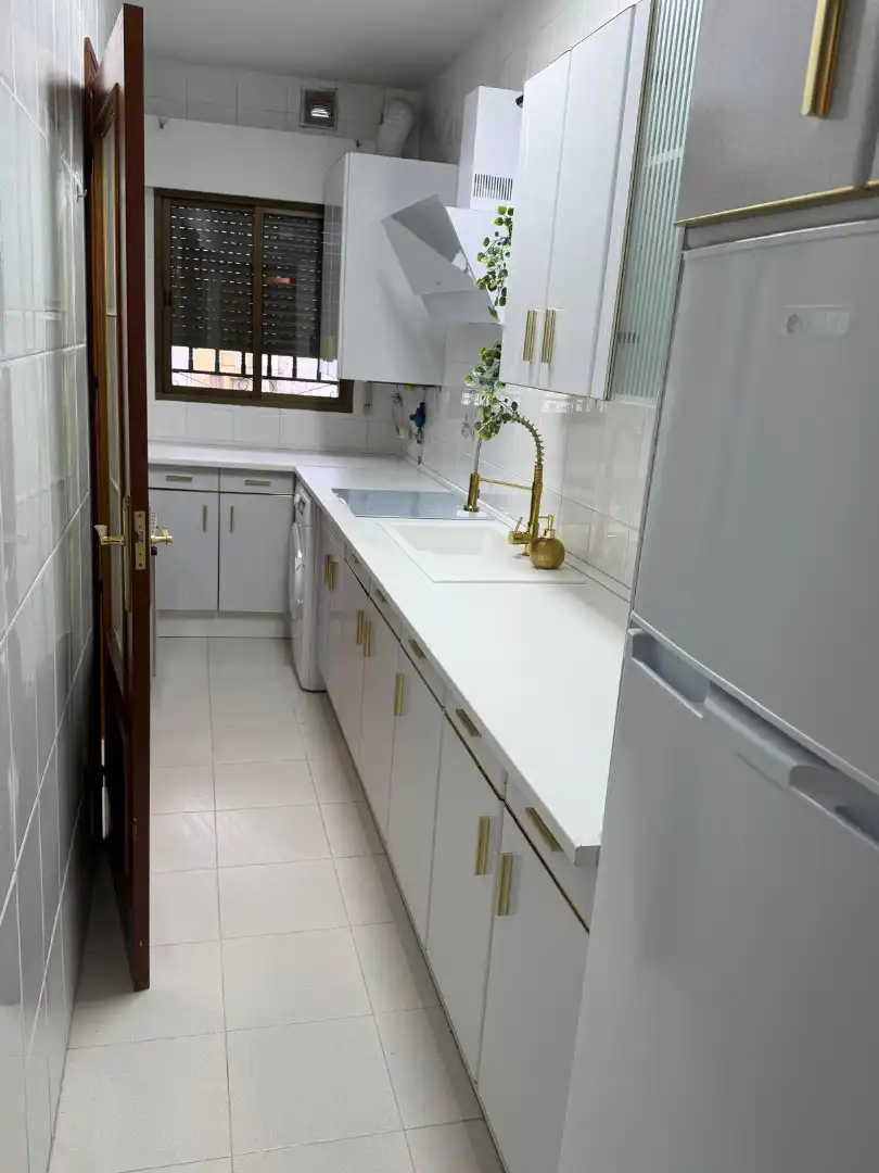 Cocina de Casa o chalet en venta en Navamorcuende con Calefacción, Terraza y Amueblado