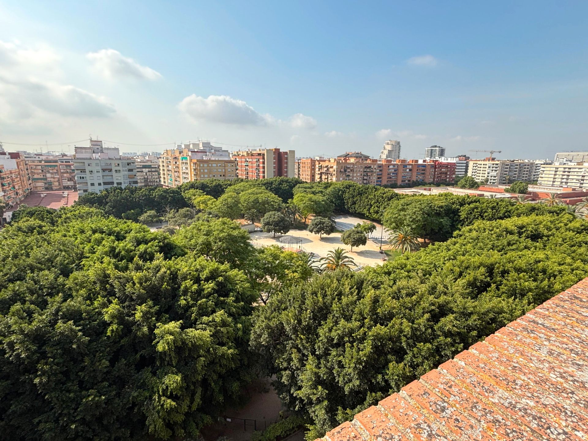 Exterior view of Attic for sale in  Valencia Capital  with Air Conditioner, Heating and Parquet flooring