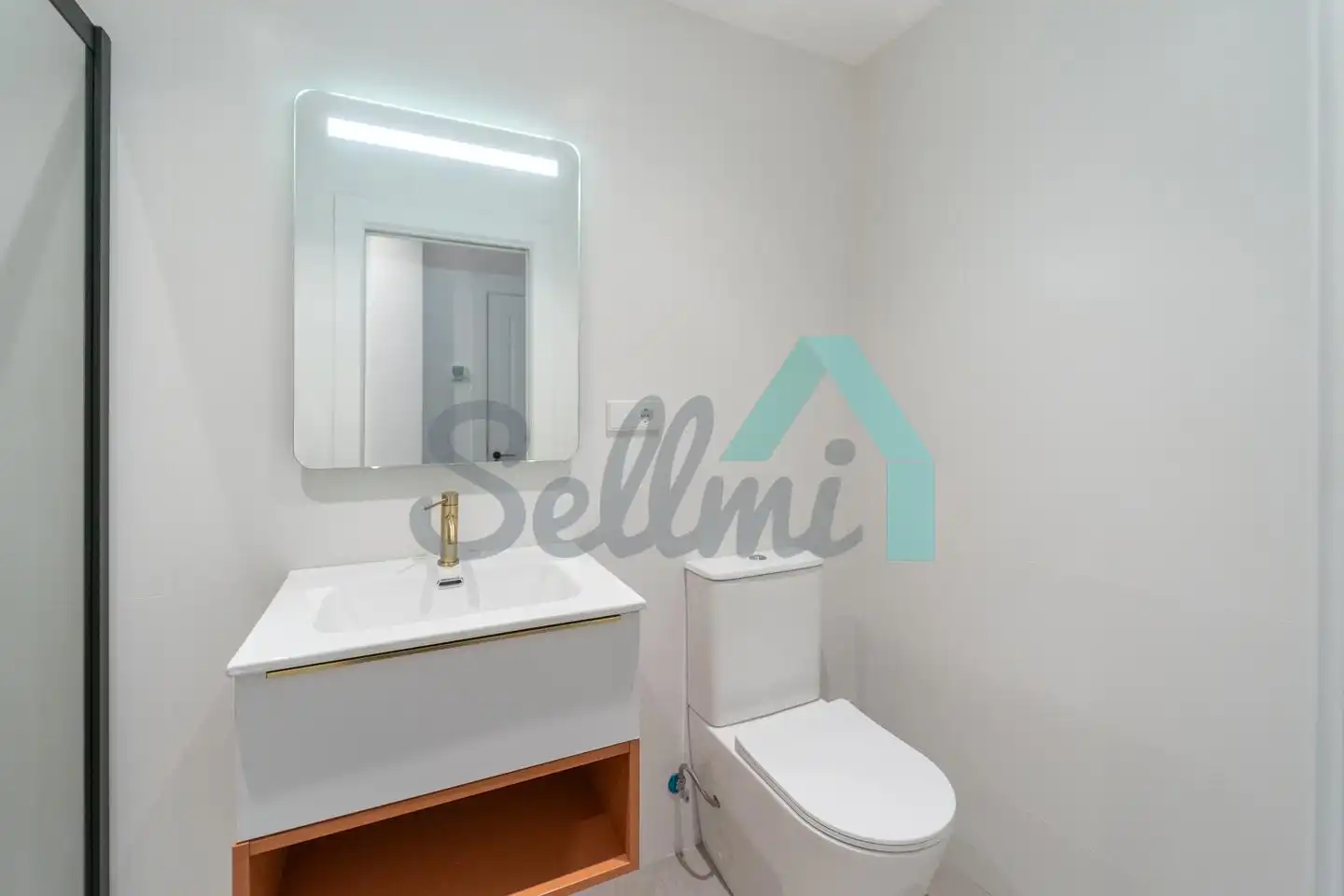 Badezimmer von Wohnung zur untervermieten in Oviedo  mit Klimaanlage, Heizung und Privatgarten