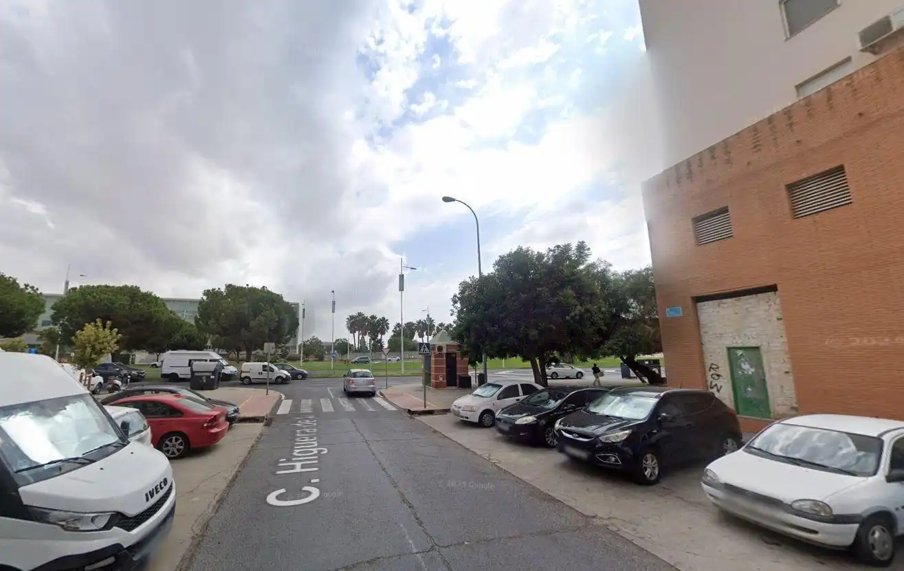 Pis en venda a HIGUERA DE LA SIERRA, 2, La Hispanidad - Verdeluz