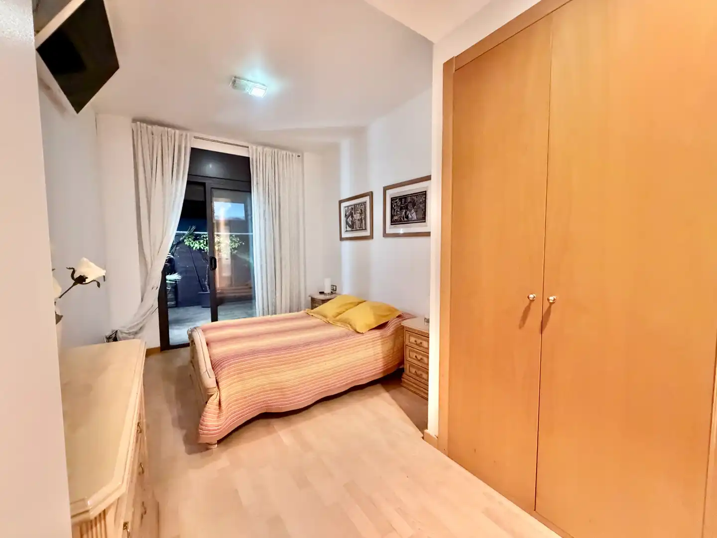Bedroom of Ground floor for sale in Badalona  with Air Conditioner, Heating and Private garden