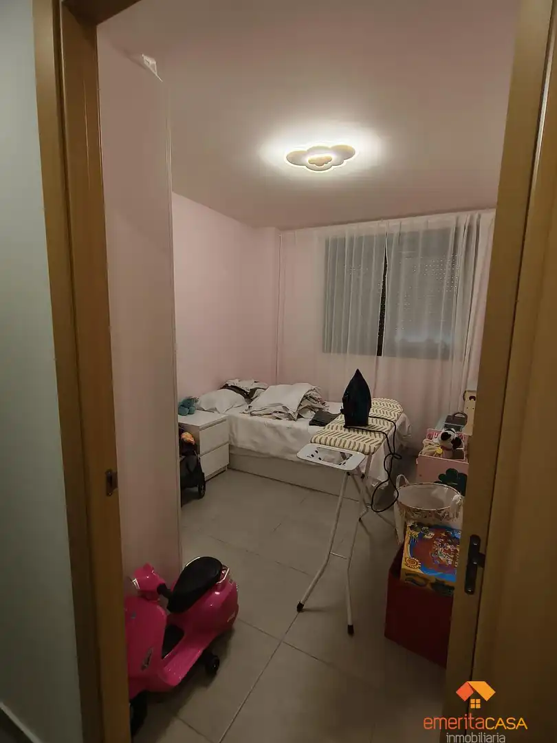 Schlafzimmer von Wohnung zum Verkauf in Cáceres mit Klimaanlage