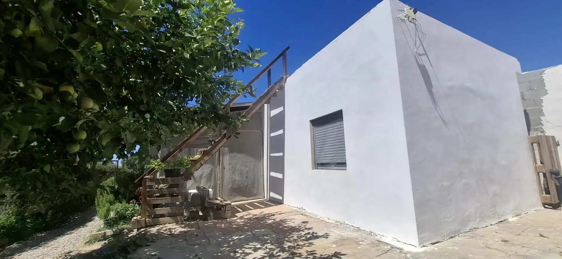 Vista exterior de Finca rústica en venda en Chiclana de la Frontera amb Jardí privat i Traster