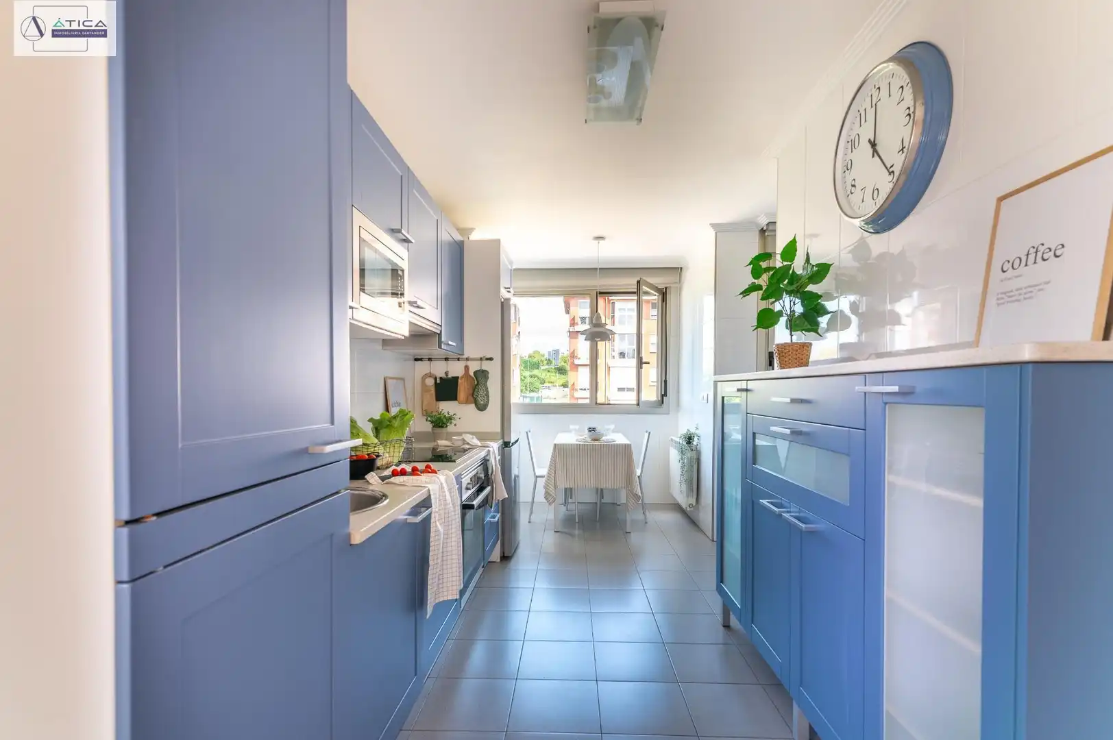 Cocina de Ático en venta en Santander con Calefacción, Jardín privado y Parquet