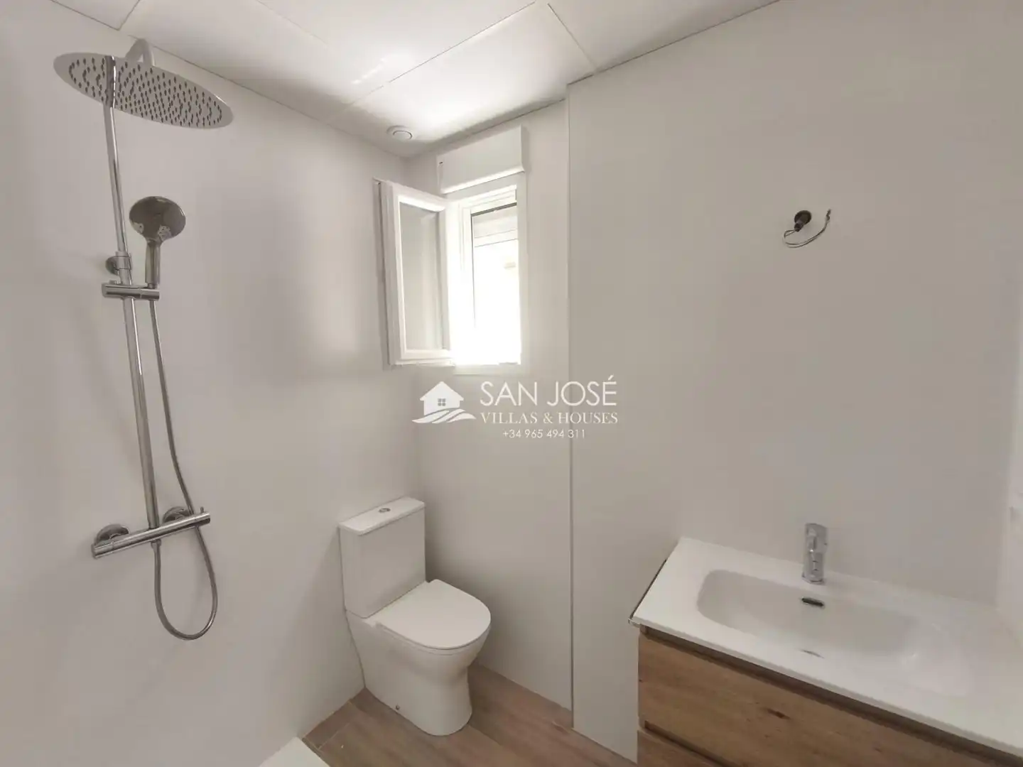 Baño de Piso en venta en Aspe con Aire acondicionado y Calefacción