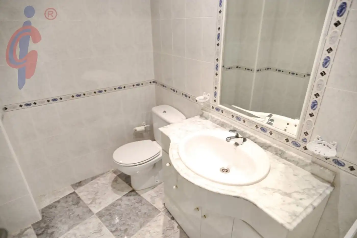 Bathroom of Commercial properties for sale in Guardamar del Segura  with Air Conditioner