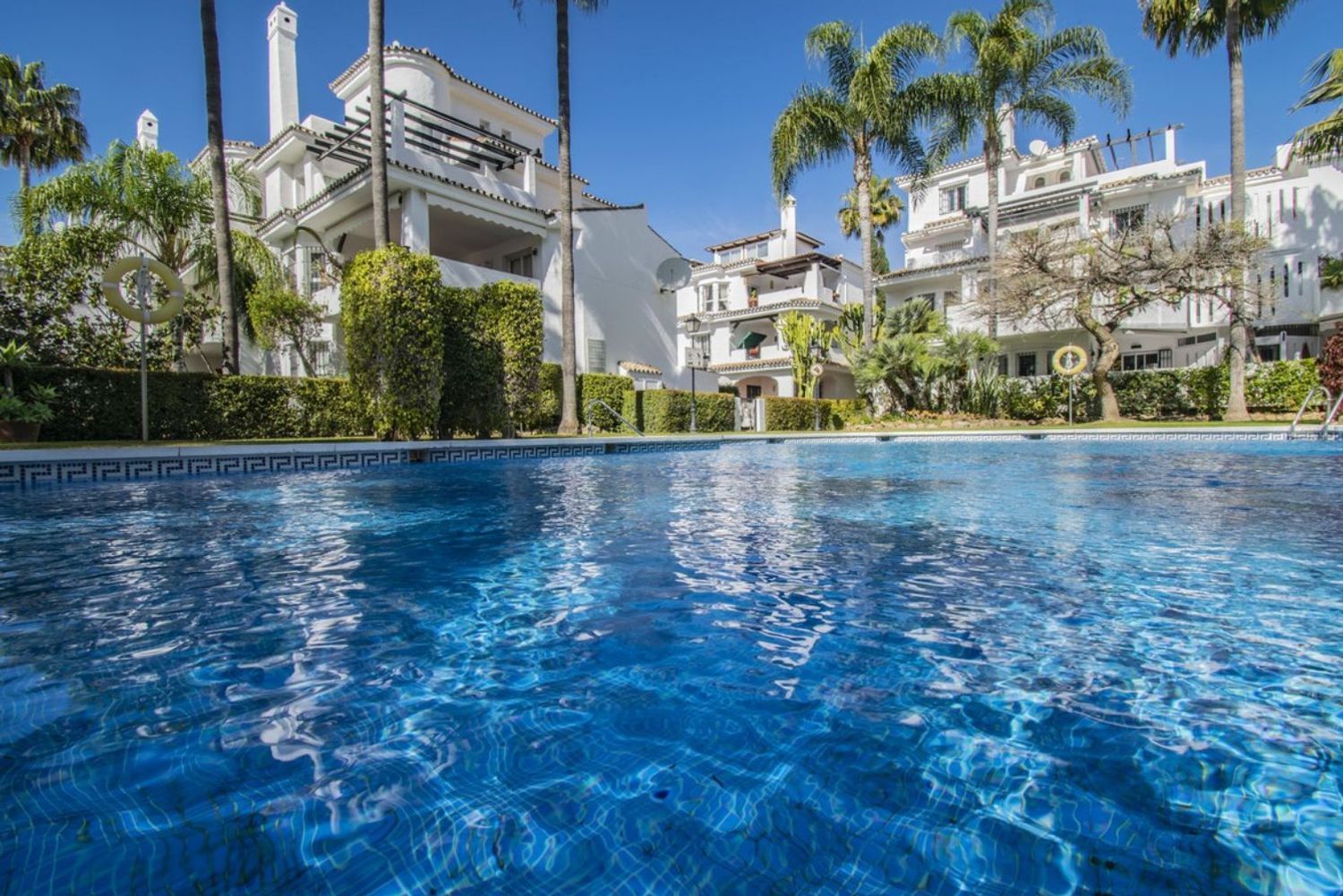 Exterior view of Flat for sale in Marbella  with Air Conditioner, Private garden and Terrace