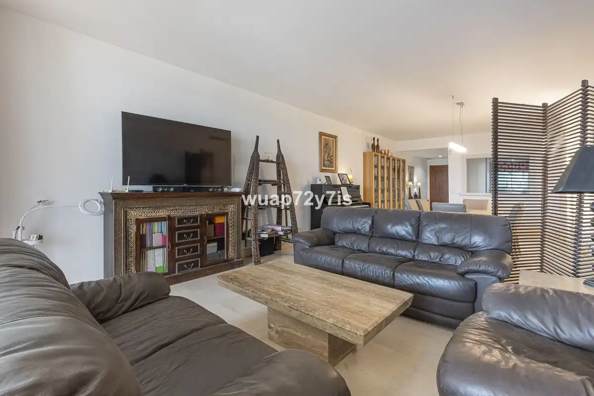 Piso con ascensor en venta en Nueva Andalucía, imagen 5