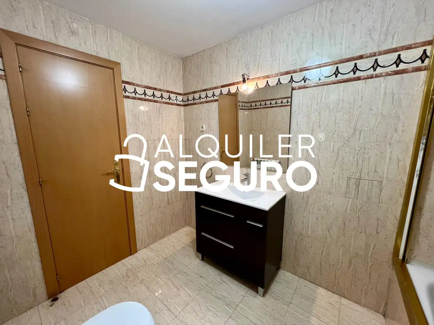 Bathroom of Houses for rent in Paracuellos de Jarama  with Air Conditioner, Heating and Terrace