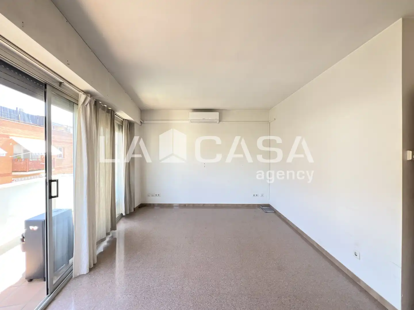 Piso en venta en Badalona con Calefacción y Balcón