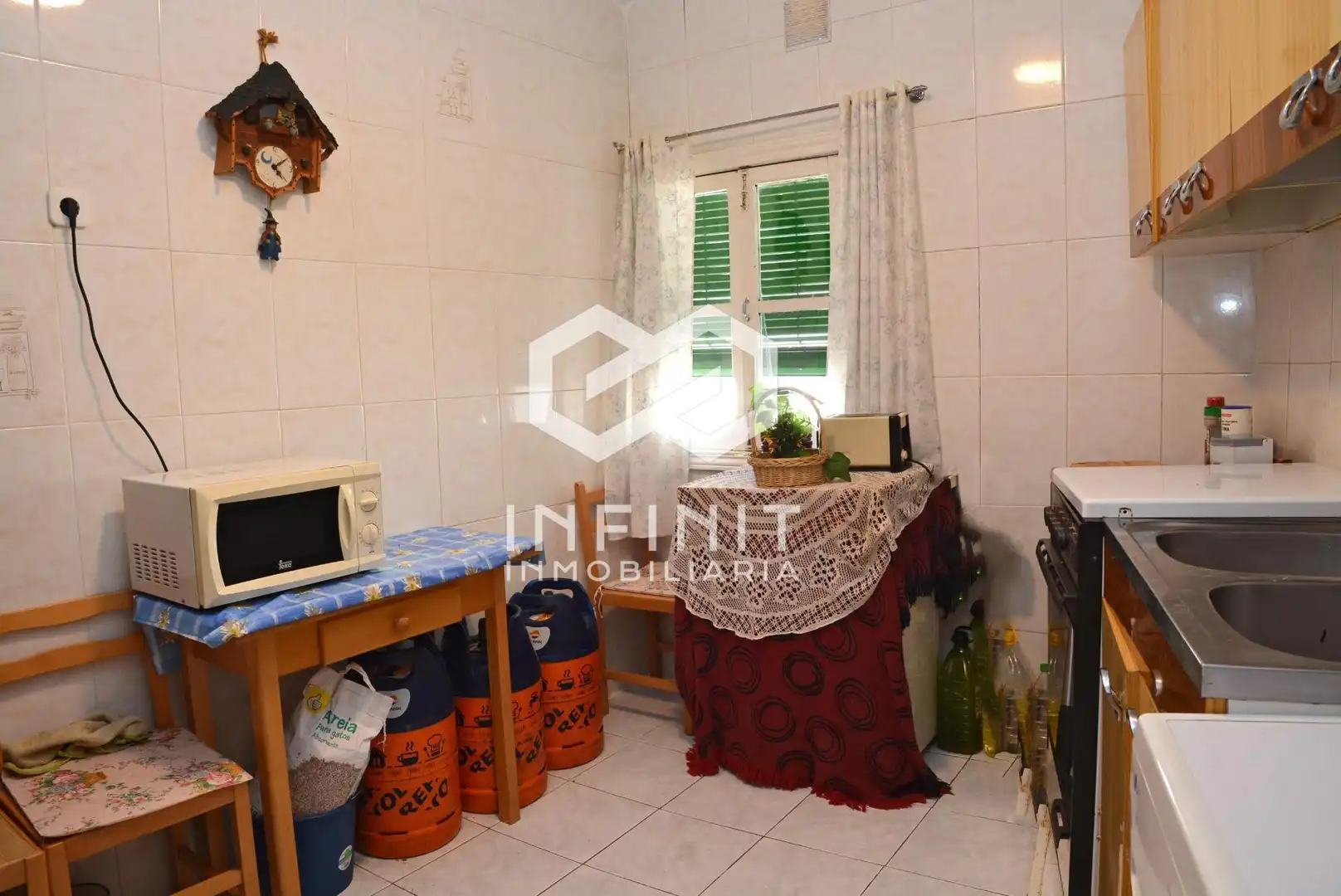 Cuina de Casa o xalet en venda en Moratilla de los Meleros amb Traster i Balcó