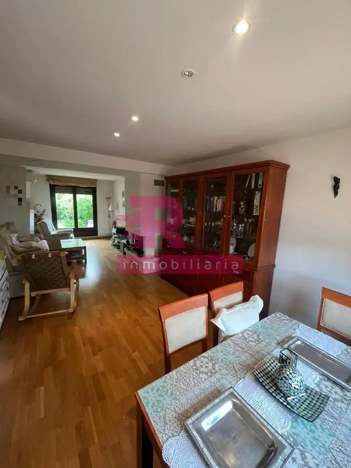 Wohnzimmer von Einfamilien-Reihenhaus zum Verkauf in Cabrerizos mit Heizung, Privatgarten und Terrasse