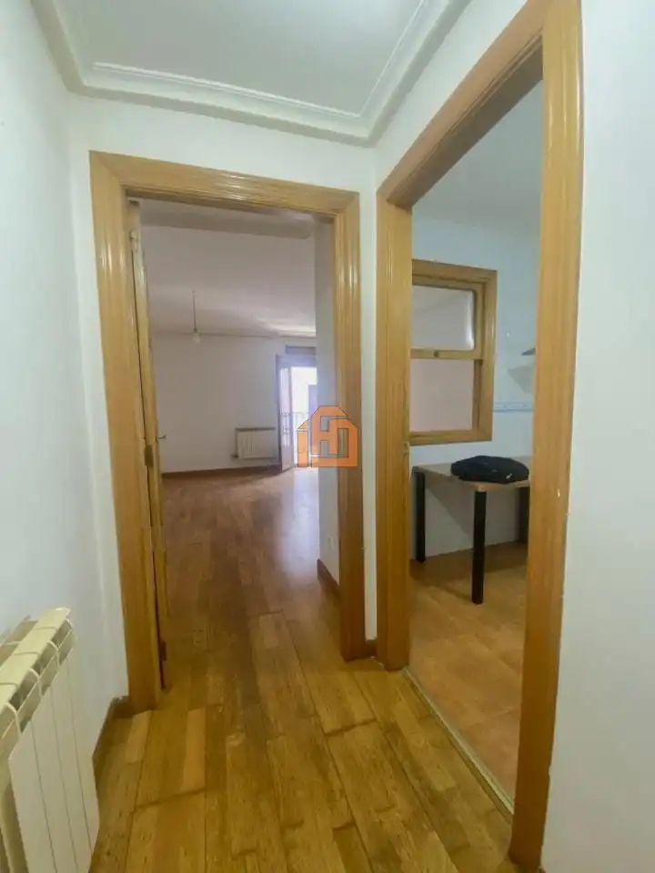 Apartament en venda en León Capital  amb Calefacció i Traster