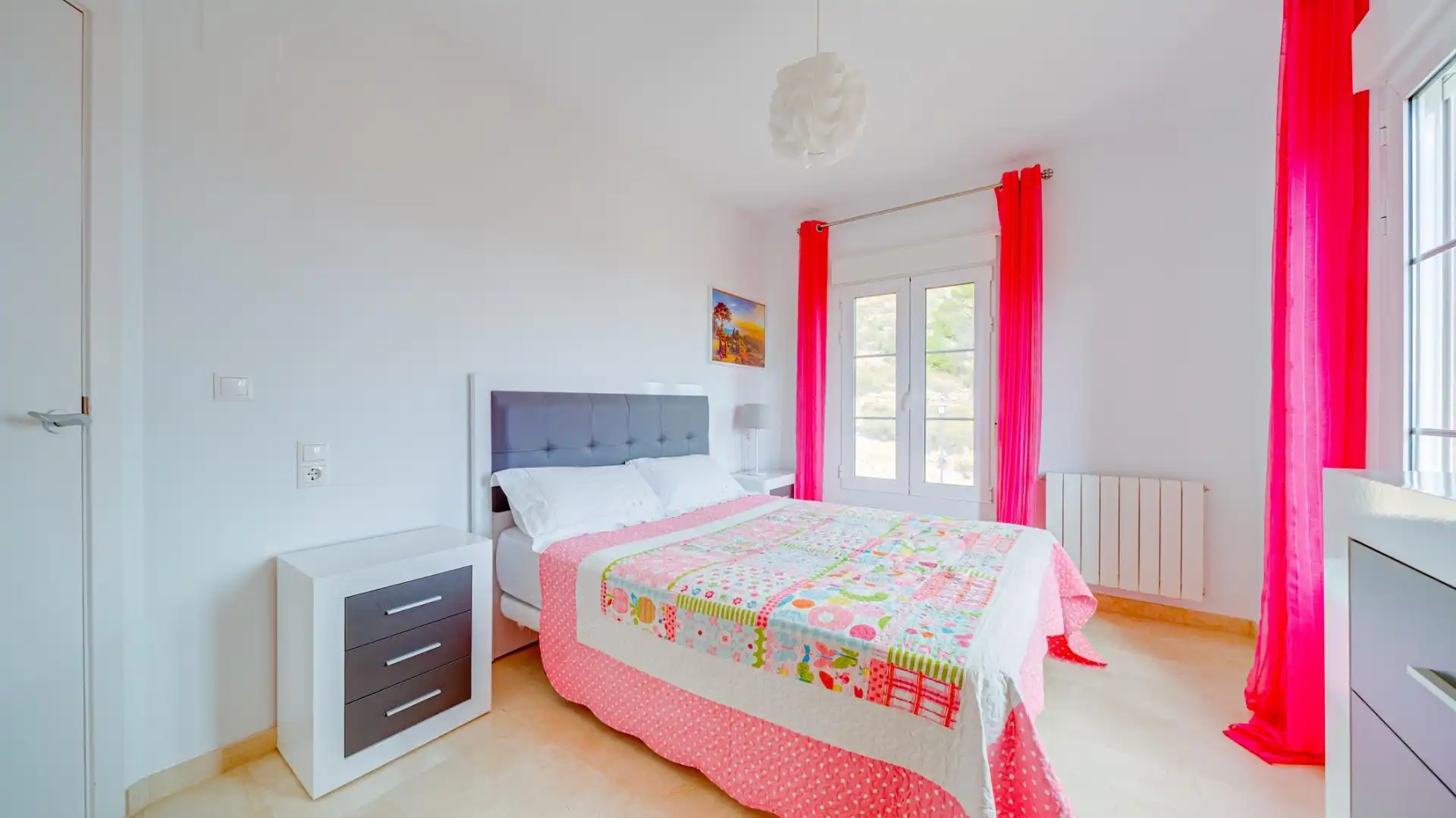 Schlafzimmer von Haus oder Chalet zum Verkauf in Finestrat mit Klimaanlage, Heizung und Privatgarten
