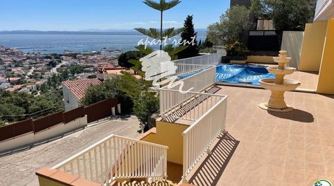 LA MUNTANYETA ROSES Impresionante villa con ascensor en parcela de 608 m2 con piscina y vistas al mar