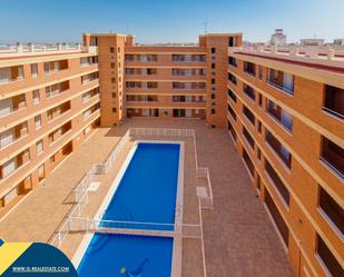 Piscina de Apartament en venda en Torrevieja amb Aire condicionat, Calefacció i Terrassa