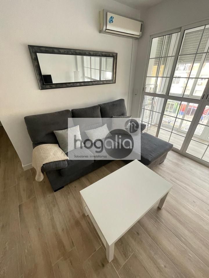 Living room of Flat to share in  Sevilla Capital  with Air Conditioner, Terrace and Furnished