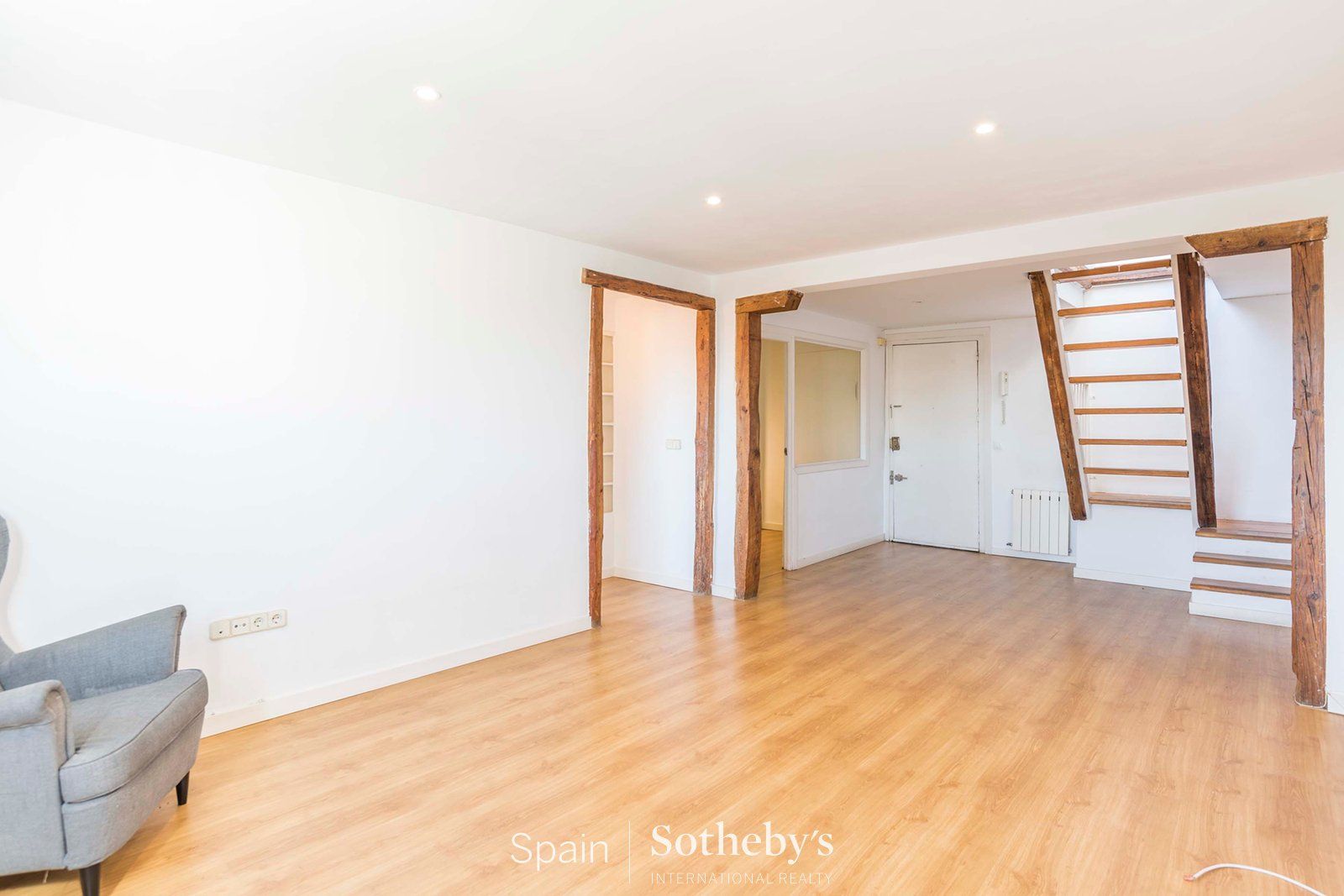 Wohnungen zum Verkauf in  Madrid Capital mit Klimaanlage, Heizung und Terrasse