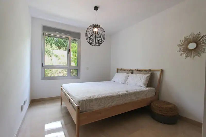 Schlafzimmer von Dachboden zum Verkauf in Benahavís mit Klimaanlage, Terrasse und Schwimmbad