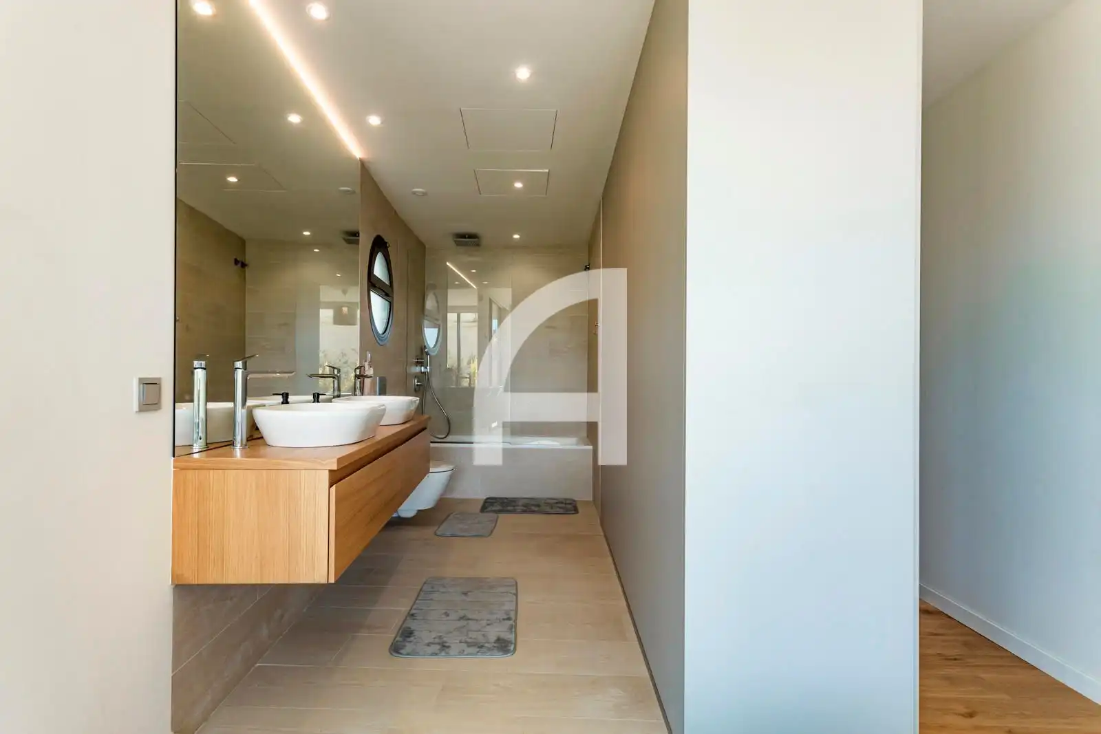 Bathroom of Flat for rent in Fuengirola  with Air Conditioner, Heating and Private garden