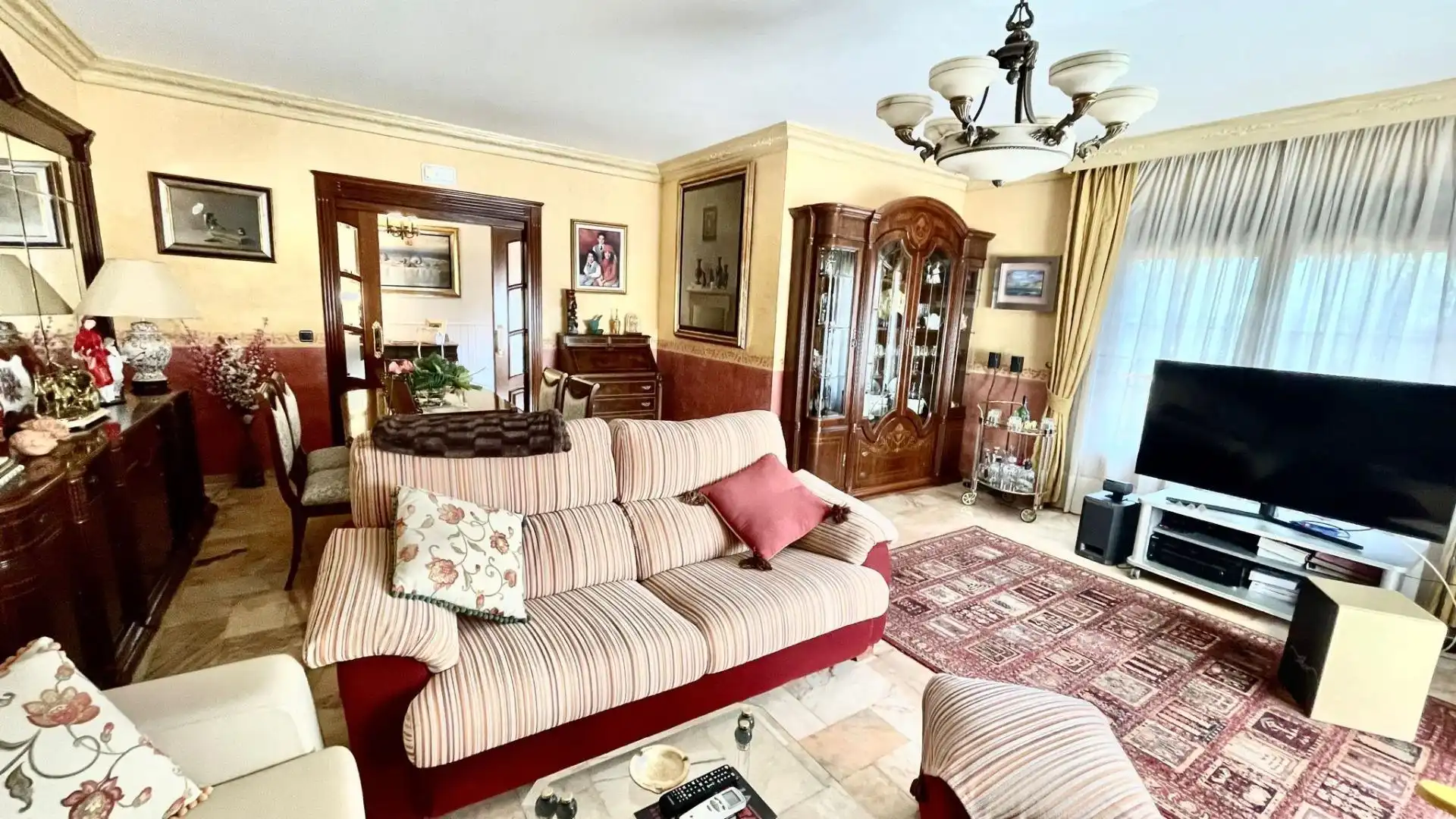 Sala d'estar de Casa o xalet en venda en Alhaurín de la Torre amb Aire condicionat, Jardí privat i Terrassa