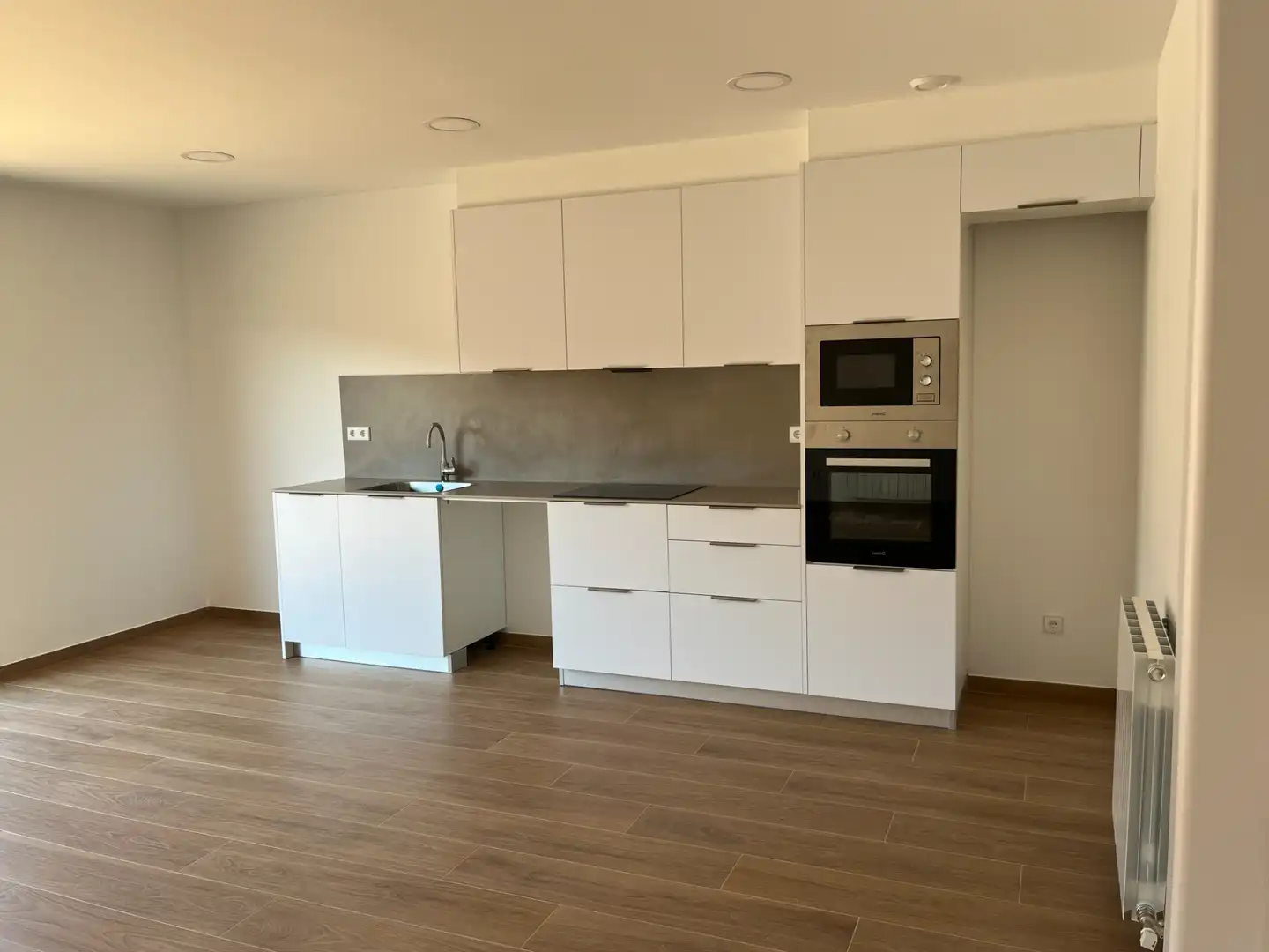 Cocina de Casa adosada de alquiler en Cassà de la Selva con Aire acondicionado, Calefacción y Jardín privado
