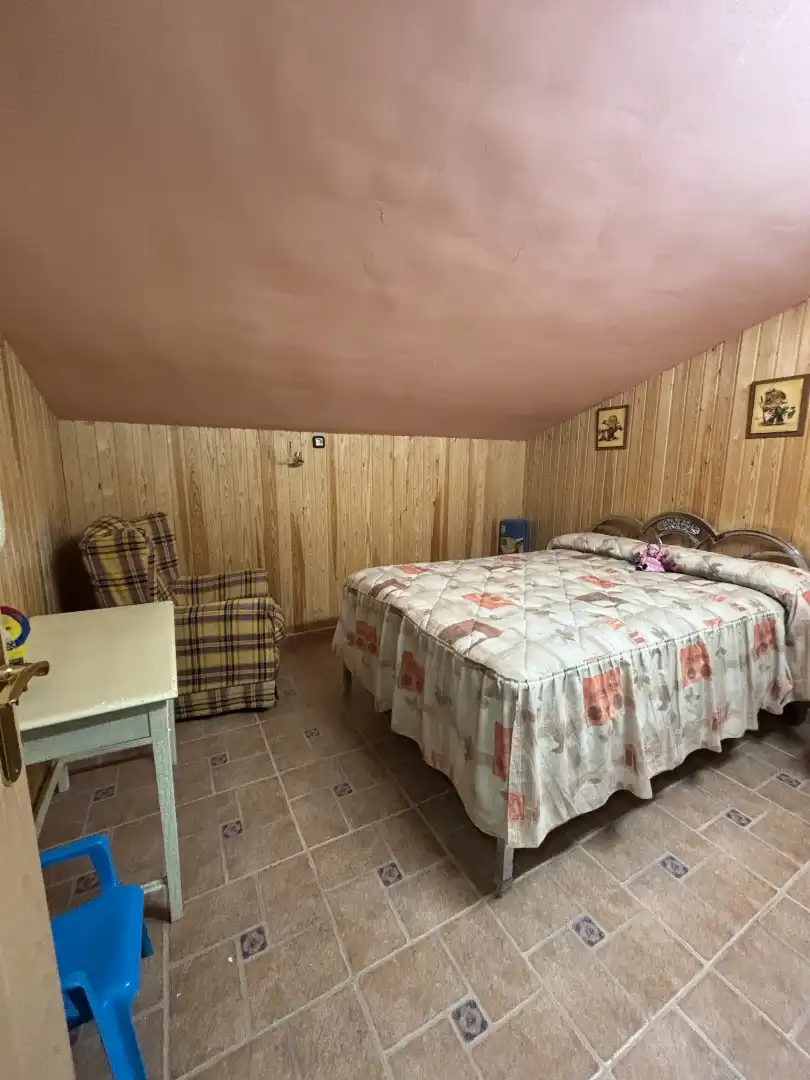 Schlafzimmer von Country house zum Verkauf in Flix mit Klimaanlage, Privatgarten und Schwimmbad