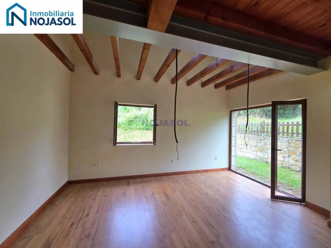 Sala de estar de Apartamento en venta en Vega de Liébana con Calefacción, Jardín privado y Parquet