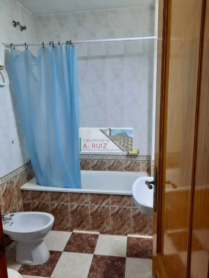 Bany de Edifici en venda en Lucena