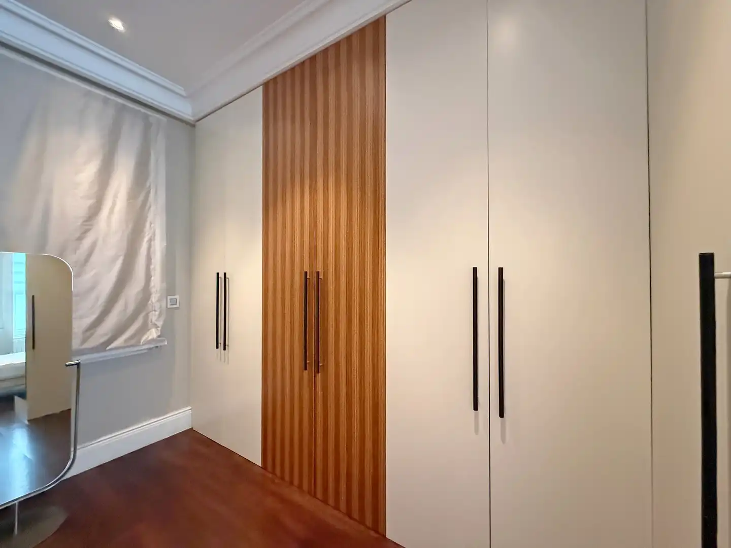 Schlafzimmer von Wohnung zur Miete in A Coruña Capital  mit Heizung, Parkett und Balkon