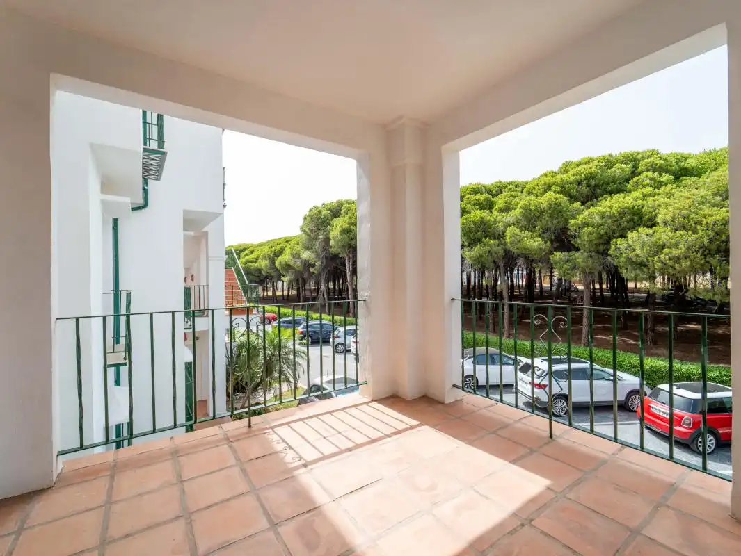 Vista exterior de Pis en venda en Estepona amb Calefacció, Terrassa i Balcó