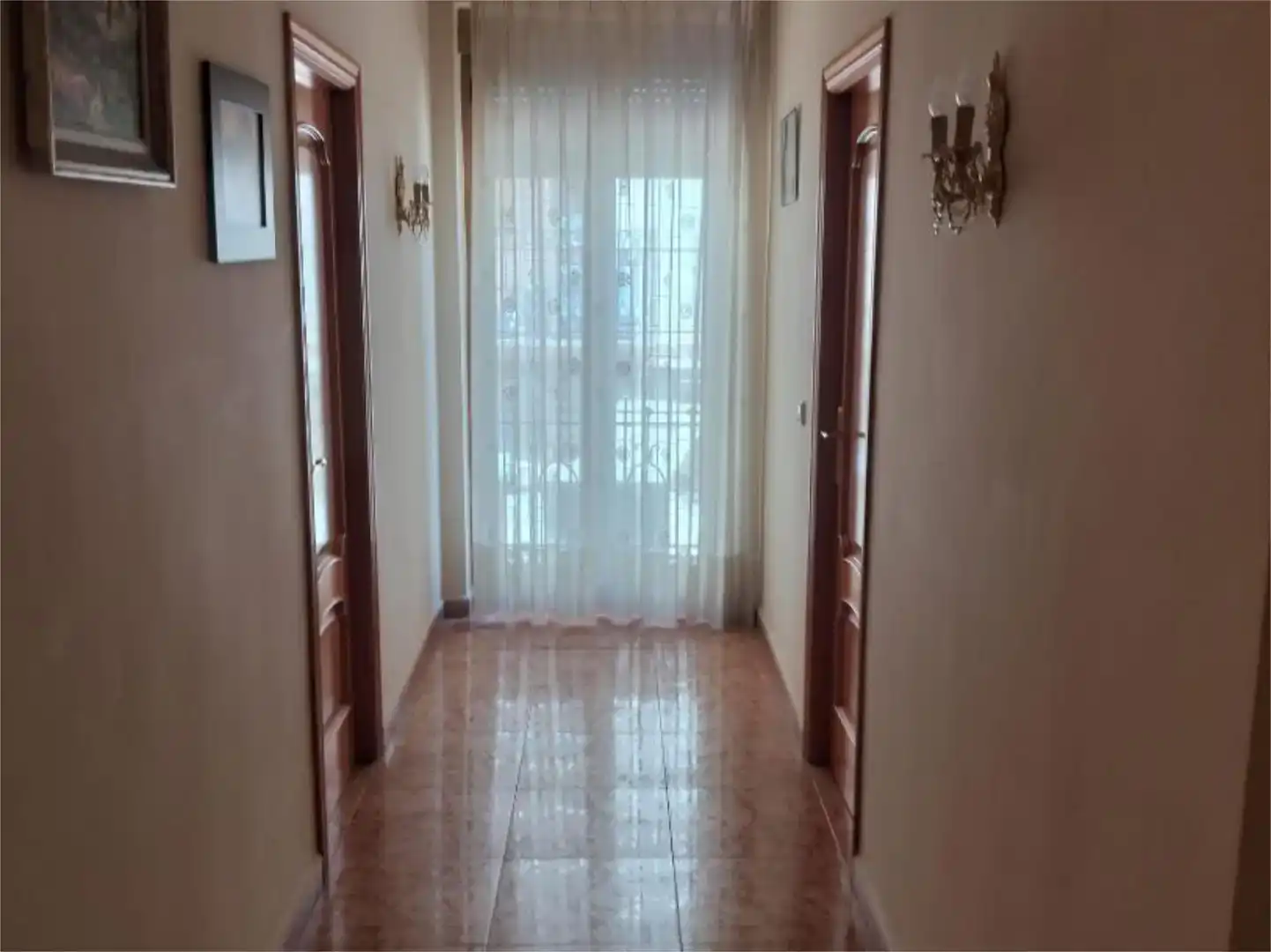 Flat for sale in Otos  with Air Conditioner, Private garden and Storage room