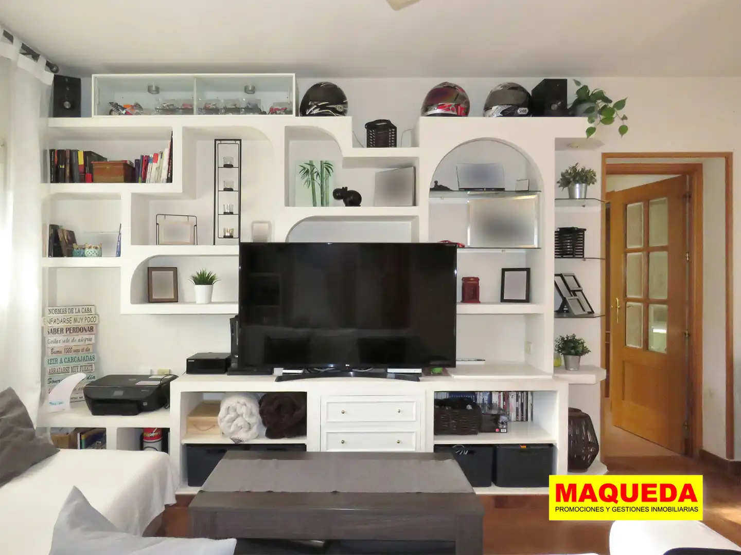 Living room of Houses for sale in Majadahonda  with Heating, Private garden and Swimming Pool