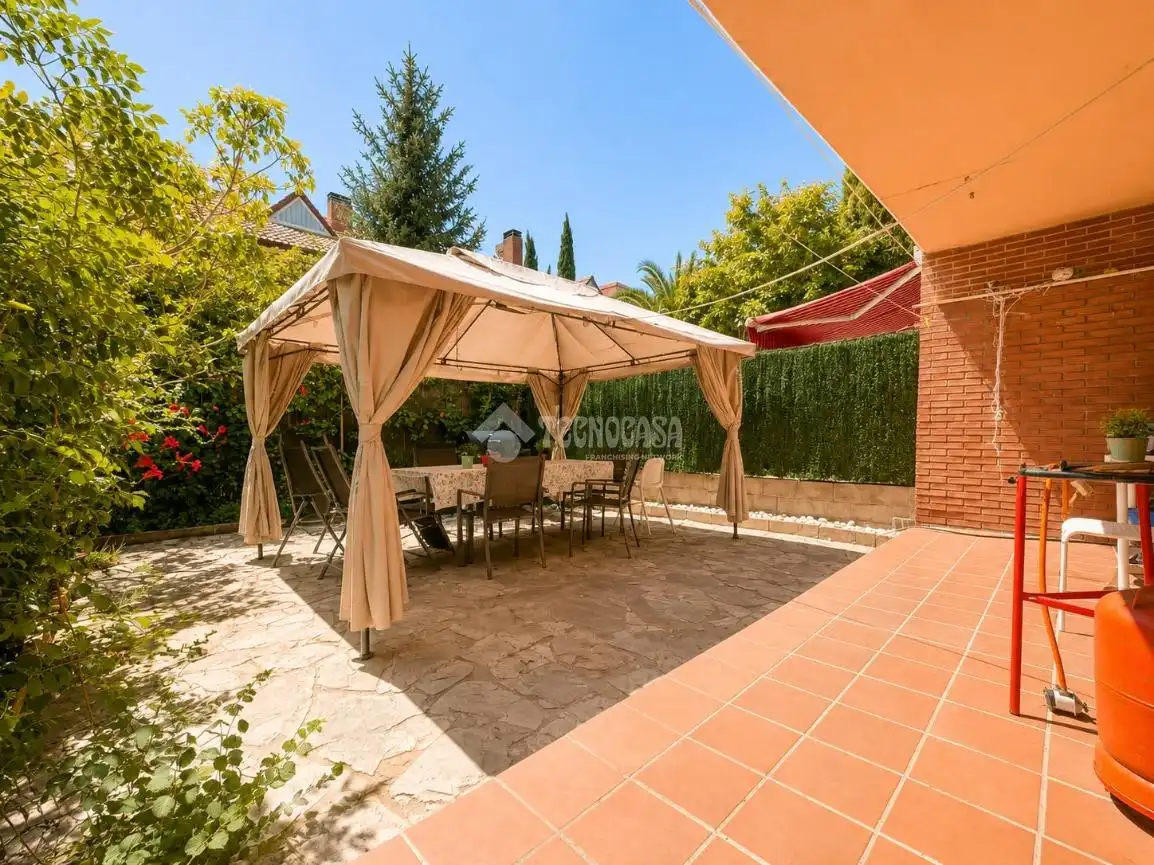 Terraza de Casa adosada en venta en Alcalá de Henares con Aire acondicionado, Calefacción y Parquet