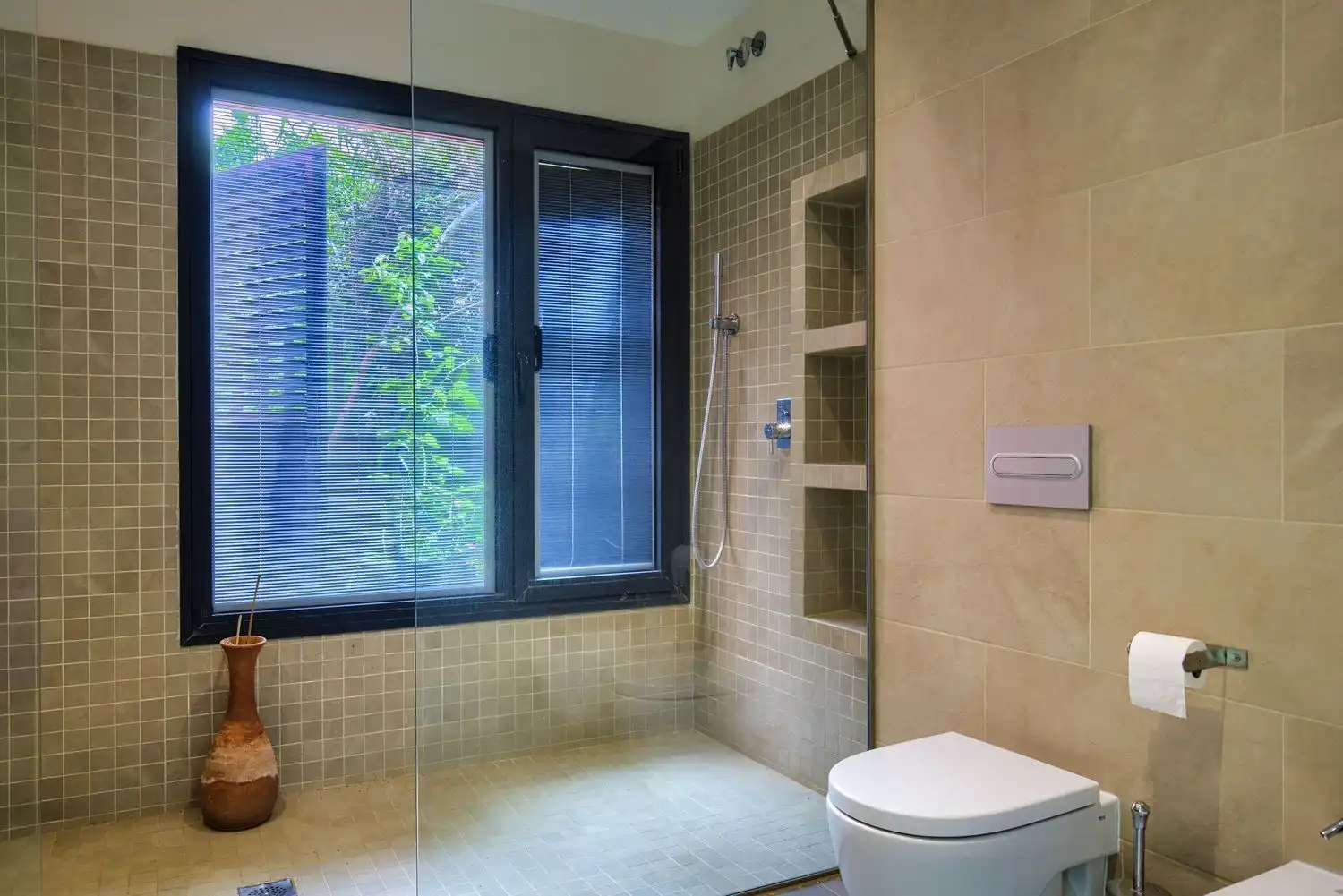 Bathroom of Country homes for sale in Jaraicejo  with Storage room and Community pool