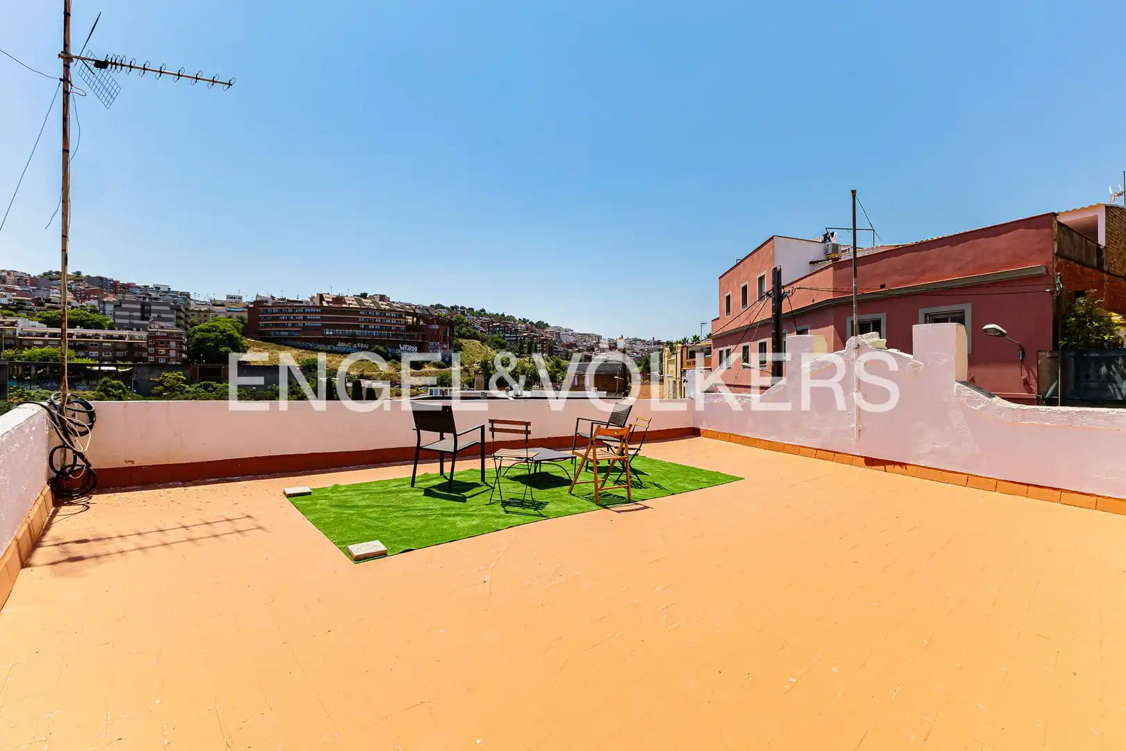 Terrassa de Finca rústica de lloguer en Barcelona amb Aire condicionat, Calefacció i Jardí privat