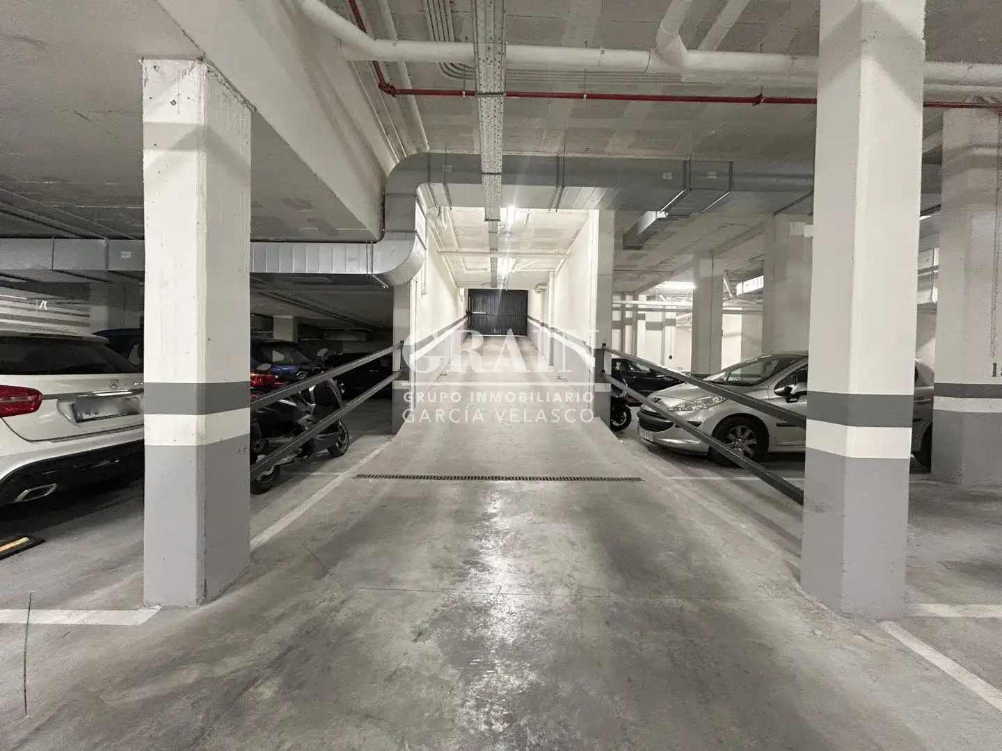 Parking de Piso de alquiler en Albacete con Calefacción, Terraza y Piscina