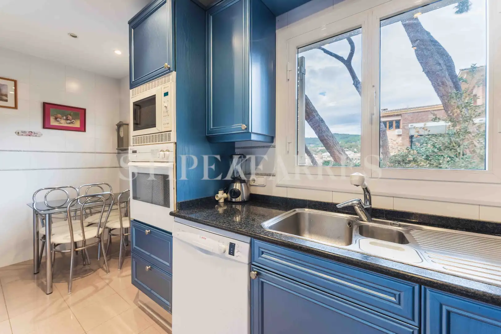Cocina de Casa o chalet en venta en Canet de Mar con Aire acondicionado, Calefacción y Jardín privado