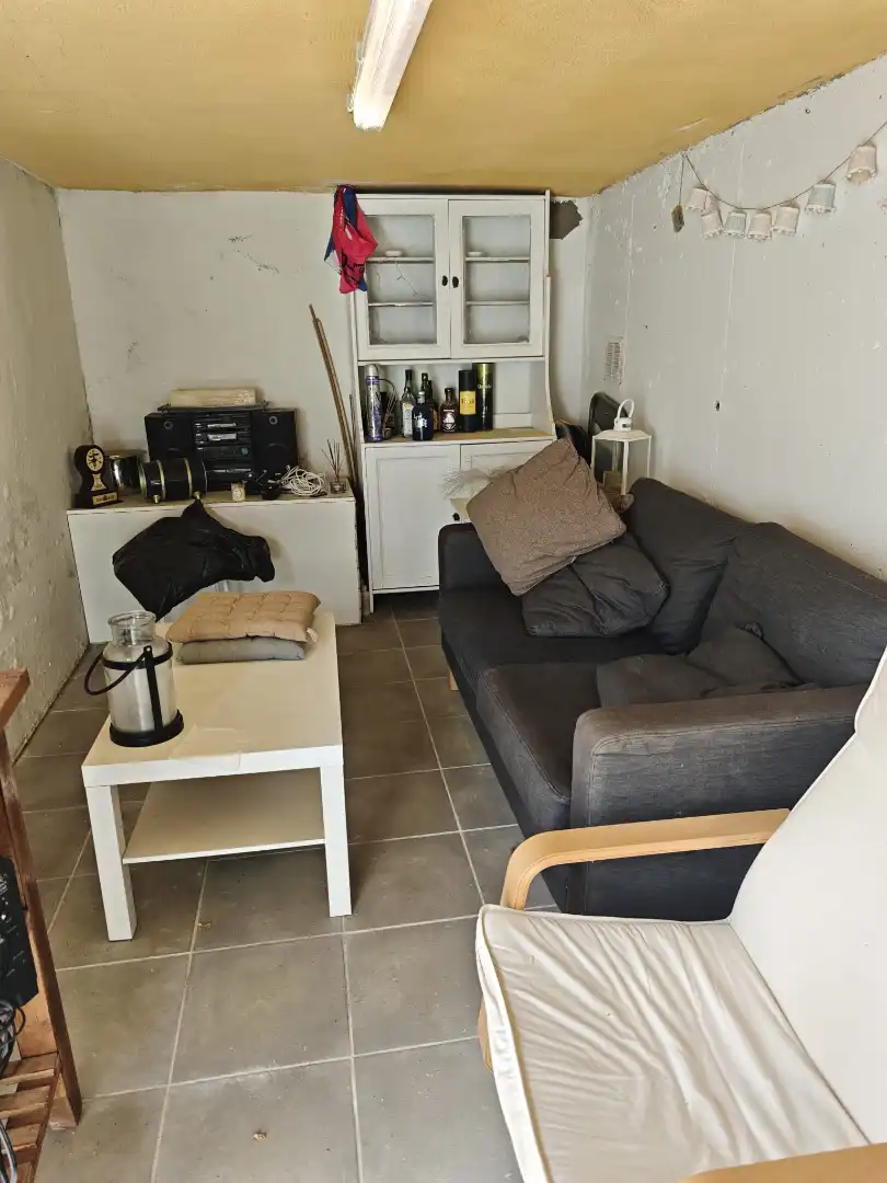 Wohnzimmer von Einfamilien-Reihenhaus zum Verkauf in Cubelles mit Klimaanlage, Heizung und Privatgarten