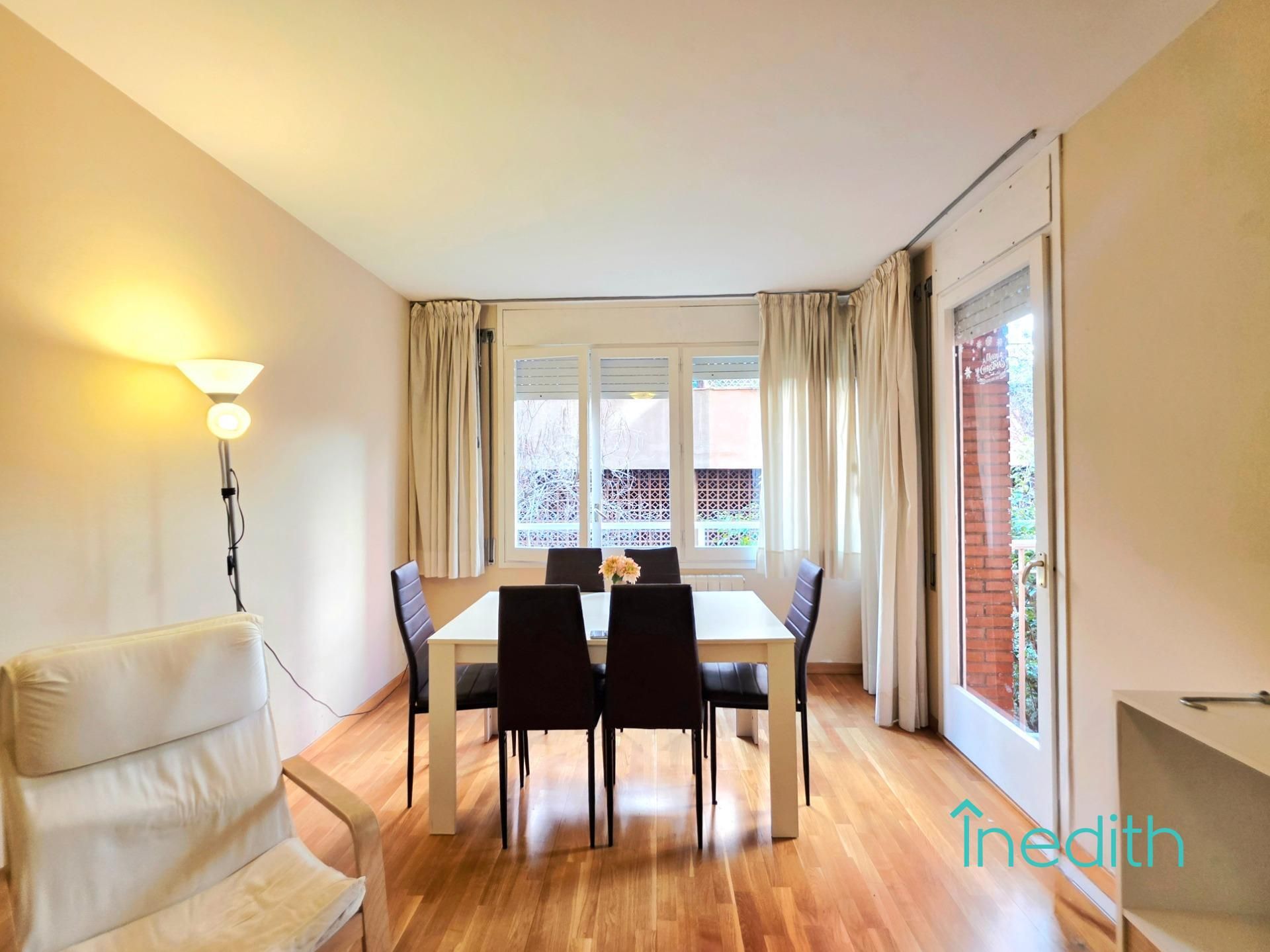 Vista exterior de Pis en venda en  Barcelona Capital amb Calefacció, Parquet i Terrassa