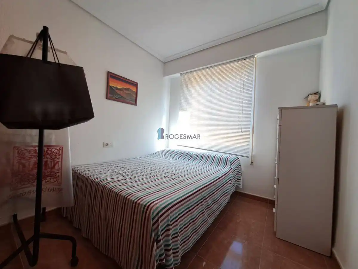 Dormitori de Apartament en venda en Benicasim / Benicàssim amb Terrassa, Traster i Piscina comunitària