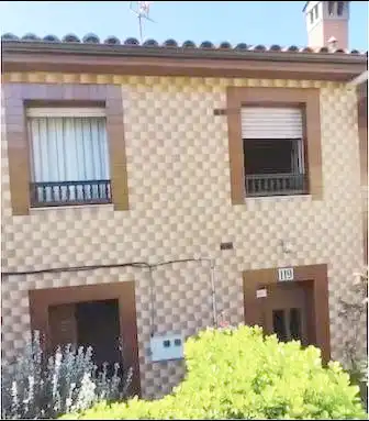 Vista exterior de Casa adosada en venta en Oviedo  con Parquet y Amueblado