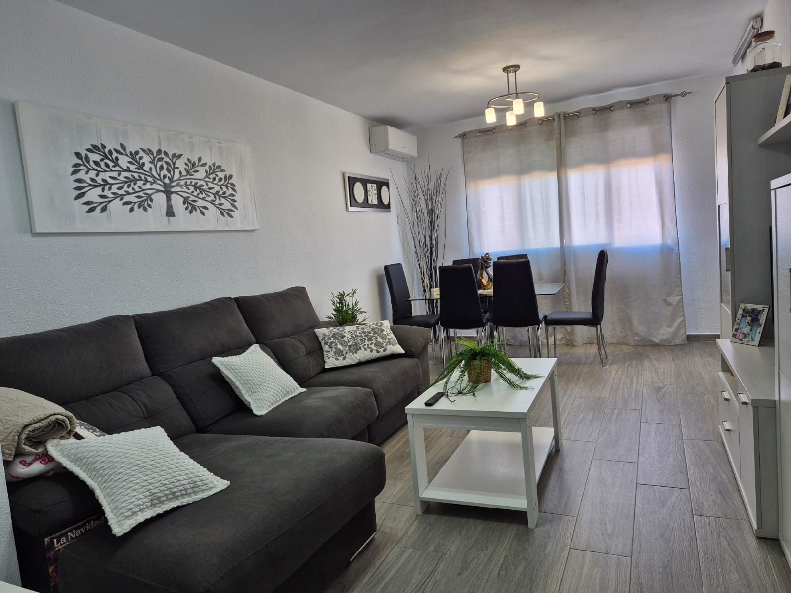 Living room of Flat for sale in Alhaurín de la Torre  with Air Conditioner, Terrace and Storage room