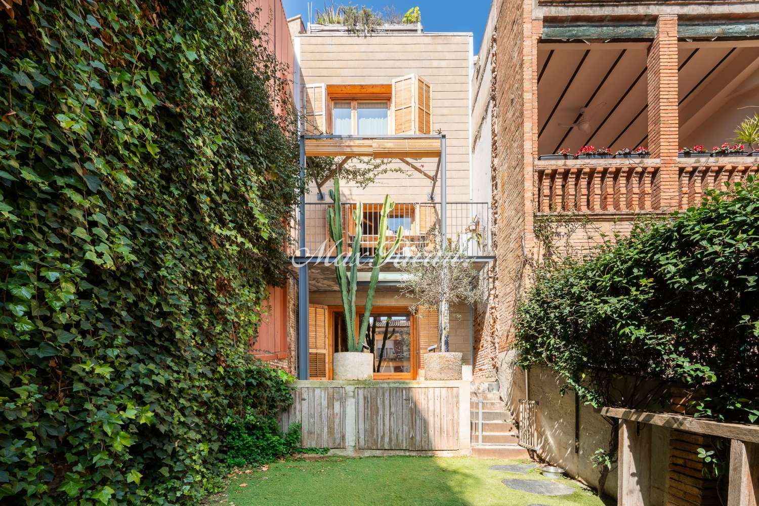 Vista exterior de Casa o chalet de alquiler en Sant Cugat del Vallès con Aire acondicionado, Calefacción y Terraza
