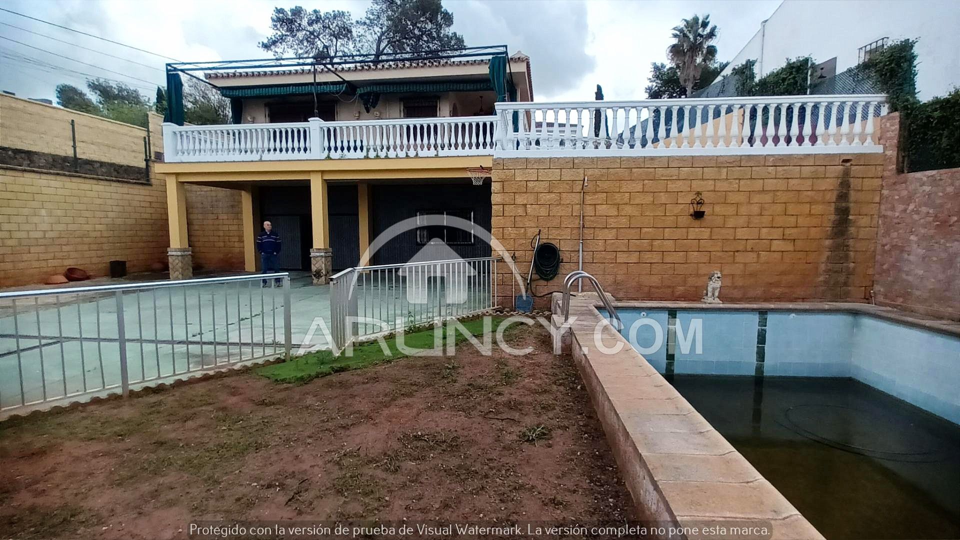 Piscina de Casa o xalet en venda en Alcalá de Guadaira amb Aire condicionat, Calefacció i Jardí privat