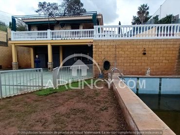 Xalet amb piscina en venda a Oromana