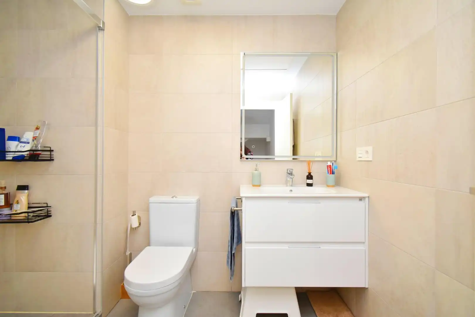 Baño de Casa adosada en venta en Almería con Aire acondicionado, Terraza y Trastero