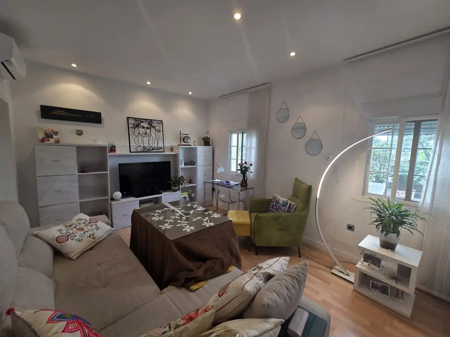 Sala d'estar de Apartament en venda en Badajoz amb Aire condicionat, Parquet i Moblat